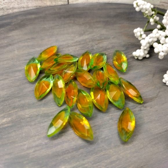 Jewelry Making Peridot Navettes 20 Jewels Per Set - Picture 2 of 5